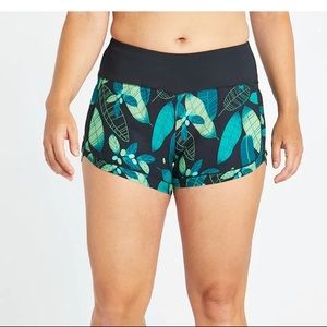 Oiselle Aviary Shorts, NWT, Green Leaf Print, Size 6